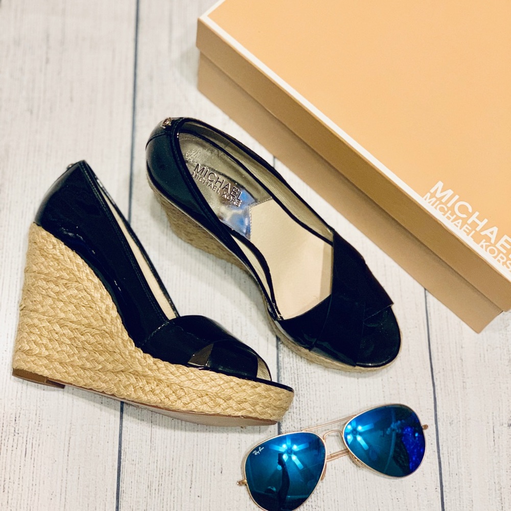 Michael Kors gentle used spring wedges size 8